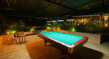 Cool and Contemporary Hilltop Villa With Ocean Views