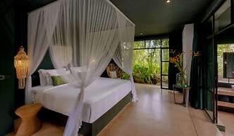 Cool and Contemporary Hilltop Villa With Ocean Views