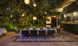 Cool and Contemporary Hilltop Villa With Ocean Views