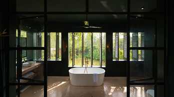 Cool and Contemporary Hilltop Villa With Ocean Views