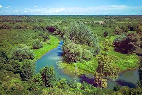 Rustic Cottage With Heated Pool