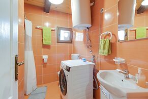 Rustic Cottage With Heated Pool