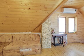 Rustic Cottage With Heated Pool