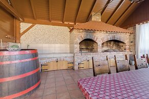 Rustic Cottage With Heated Pool