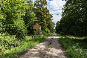 Rustic Cottage With Heated Pool