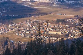 Cavalese few min From ski a25