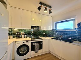 Luxury Station Apartment by Paymán Club