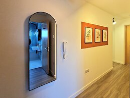 Luxury Station Apartment by Paymán Club