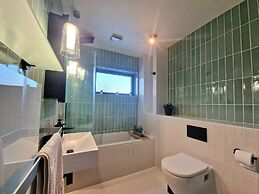 Luxury Station Apartment by Paymán Club