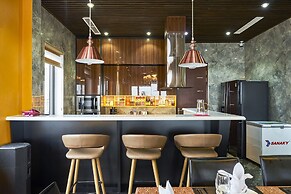 BBQ Villa & Hostel Ha Long