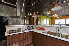 BBQ Villa & Hostel Ha Long