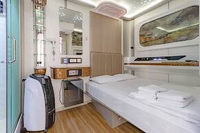 CAPS LOCK Future Hotel