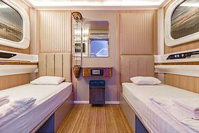 CAPS LOCK Future Hotel