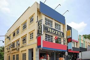 OYO 90338 Prima Saujana Budget Hotel