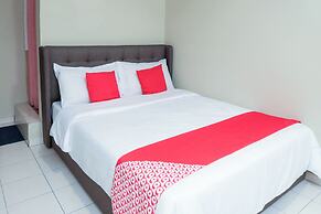 OYO 90338 Prima Saujana Budget Hotel