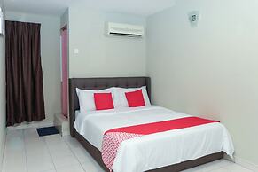 OYO 90338 Prima Saujana Budget Hotel