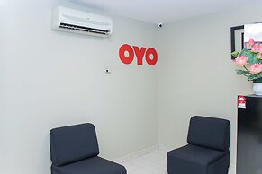 OYO 90338 Prima Saujana Budget Hotel