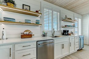 226 South Fletcher Ave 6 Bedroom Home by RedAwning