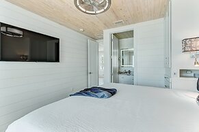 226 South Fletcher Ave 6 Bedroom Home by RedAwning