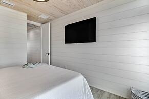 226 South Fletcher Ave 6 Bedroom Home by RedAwning