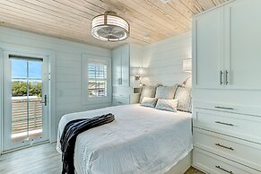 226 South Fletcher Ave 6 Bedroom Home by RedAwning