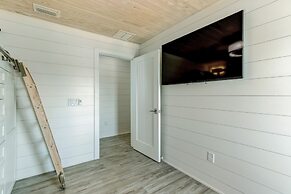 226 South Fletcher Ave 6 Bedroom Home by RedAwning