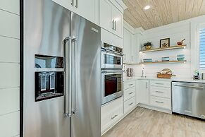 226 South Fletcher Ave 6 Bedroom Home by RedAwning