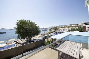 Seafront Flat With Breathtaking Sea View in Bodrum