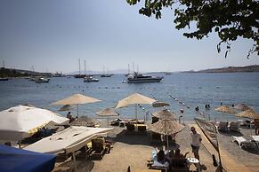 Seafront Flat With Breathtaking Sea View in Bodrum