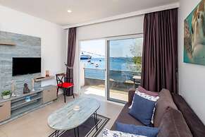 Seafront Flat With Breathtaking Sea View in Bodrum