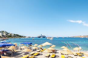 Seafront Flat With Excellent Sea View in Bodrum