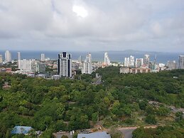 43rd Top Floor Center Pattaya Panorama Seaview
