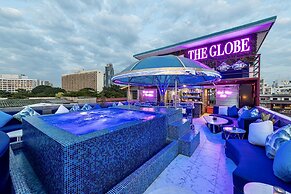 The Globe Hotel Bar and Restaurant