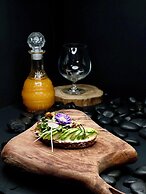 The Globe Hotel Bar and Restaurant