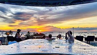 The Globe Hotel Bar and Restaurant