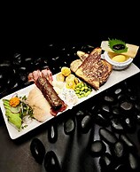 The Globe Hotel Bar and Restaurant