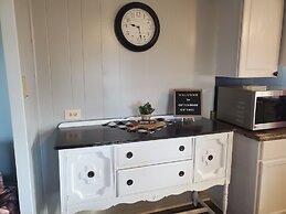 Quiet & Cozy Cottonwood Cottage in Scotia