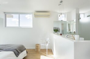 Modern, Chic Penthouse With Mountain, City Sea Views