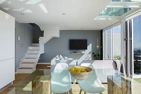 Modern, Chic Penthouse With Mountain, City Sea Views