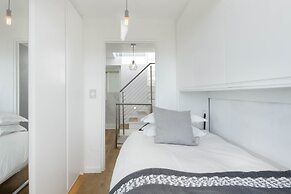 Modern, Chic Penthouse With Mountain, City Sea Views