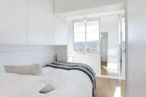 Modern, Chic Penthouse With Mountain, City Sea Views