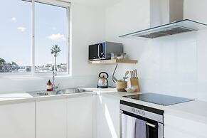 Modern, Chic Penthouse With Mountain, City Sea Views