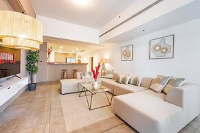 Palm Jumeirah 2br New Furnished Next To Mall