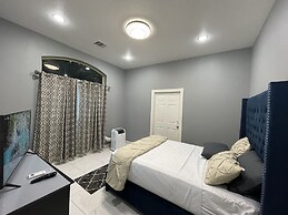 IAH SPHERIC Mini-mansion