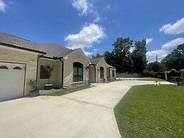 IAH SPHERIC Mini-mansion