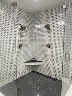 IAH SPHERIC Mini-mansion