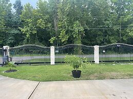 IAH SPHERIC Mini-mansion