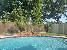 IAH SPHERIC Mini-mansion