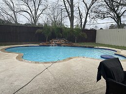 IAH SPHERIC Mini-mansion