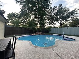 IAH SPHERIC Mini-mansion